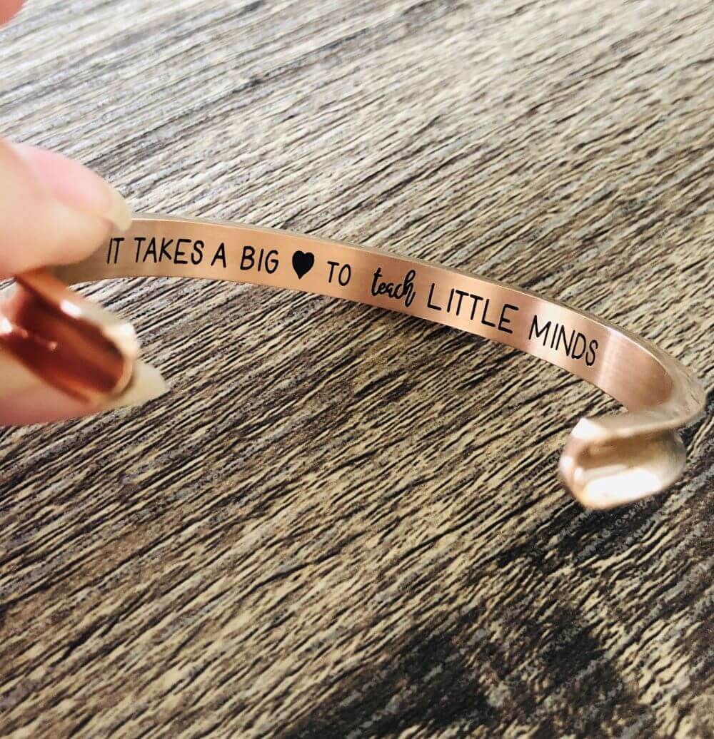 "It Takes a Big Heart to Teach Little Minds" Cuff Bracelet – A Heartfelt Tribute to Educators - The Grateful Collective
